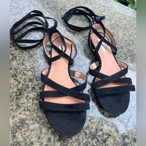 Halogen flat black suede lace up Roman sandal. Size 6-1/2 medium.